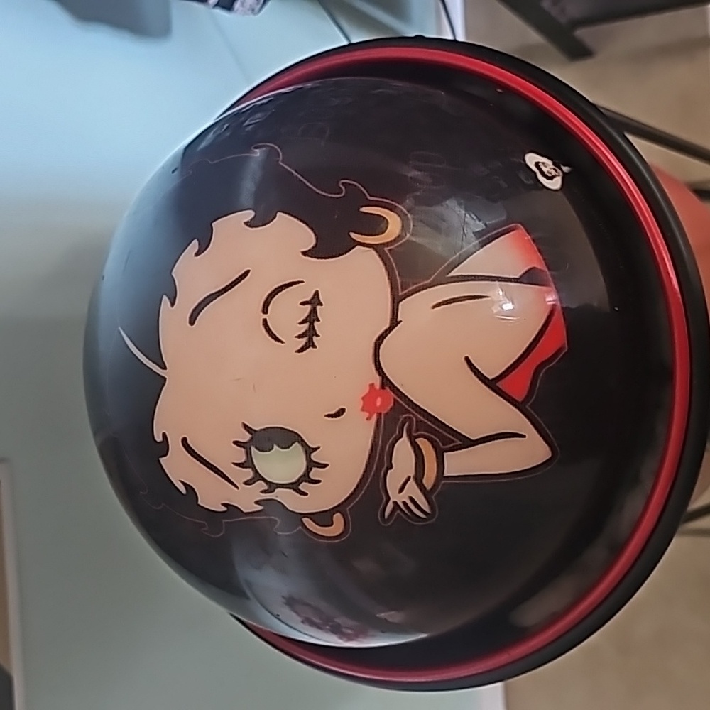 EXTREAMLY UNIQUE BETTY BOOP Bowling Ball 14lbs
